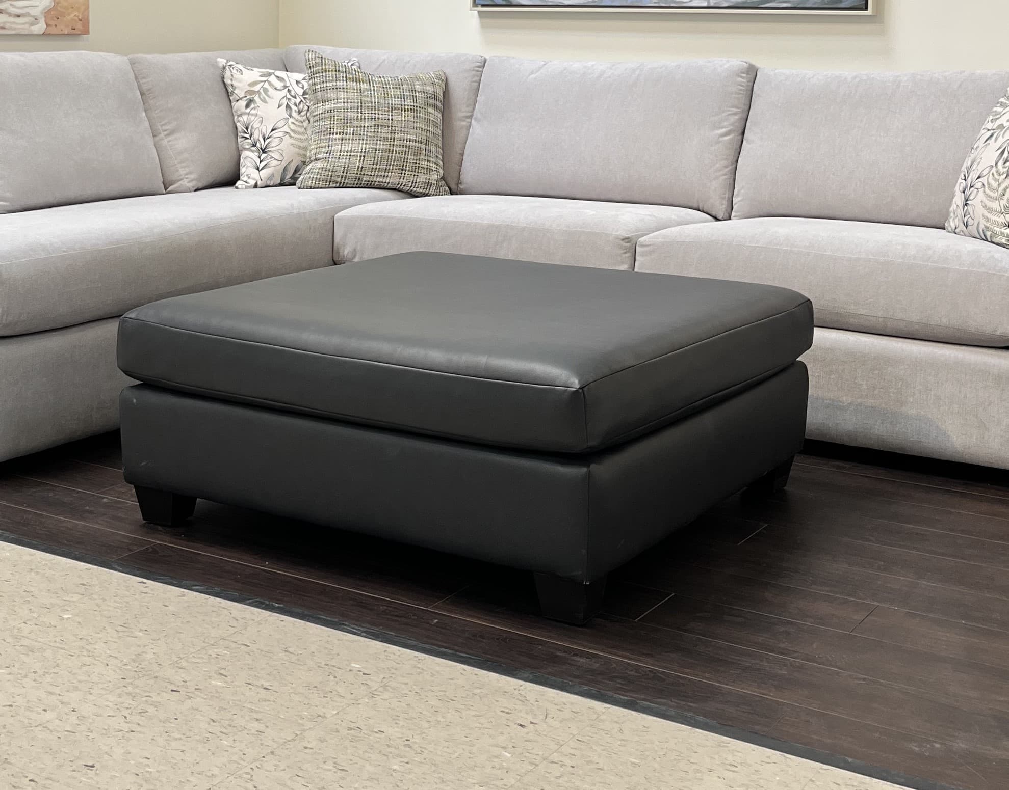 2875 Ottoman by Decor-Rest