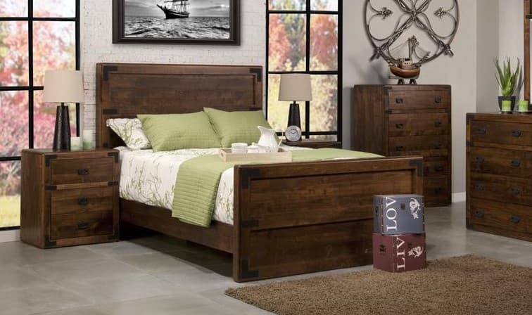 Saratoga Bed w/High Footboard by Handstone