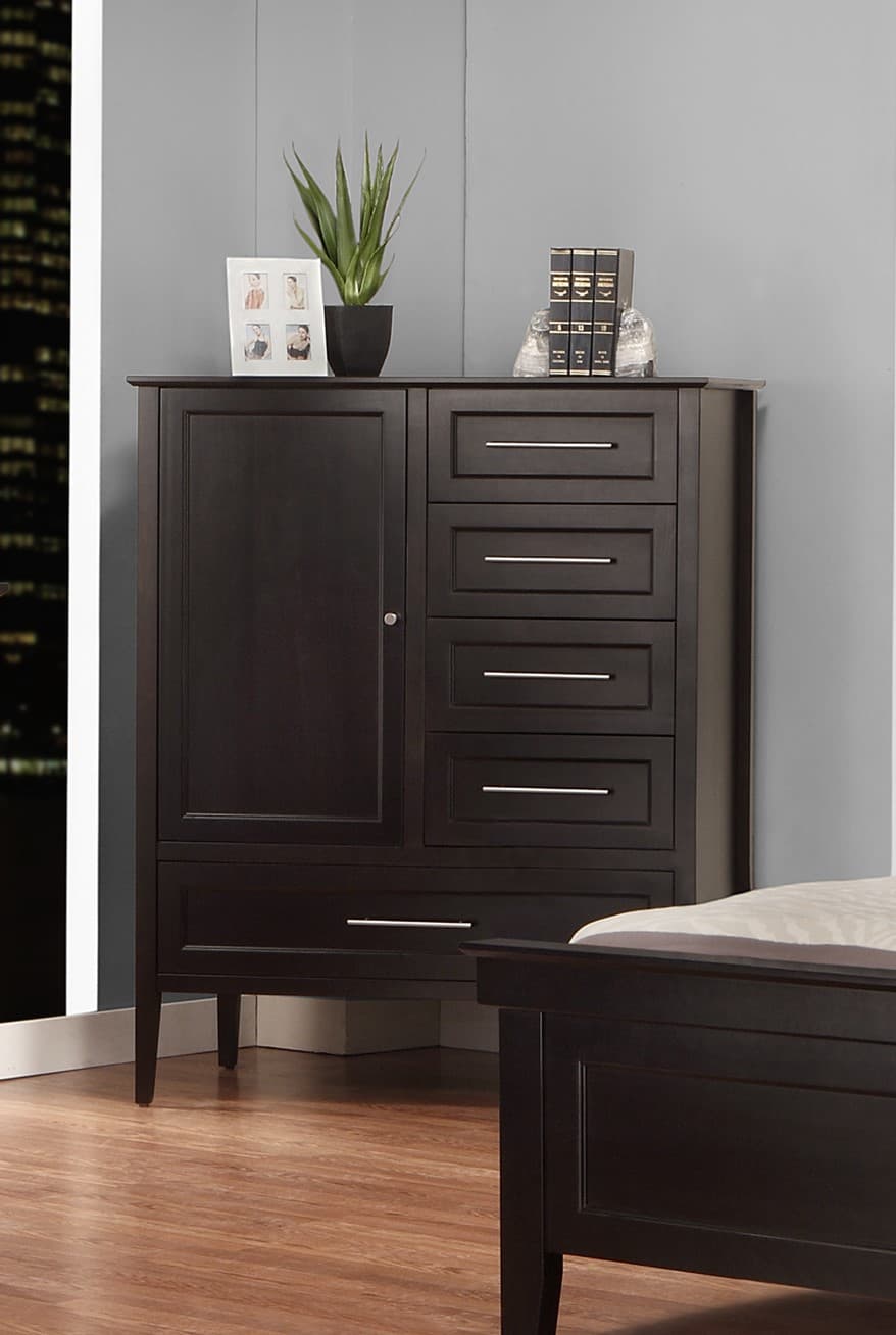 Stockholm Gentlemans Chest by Handstone