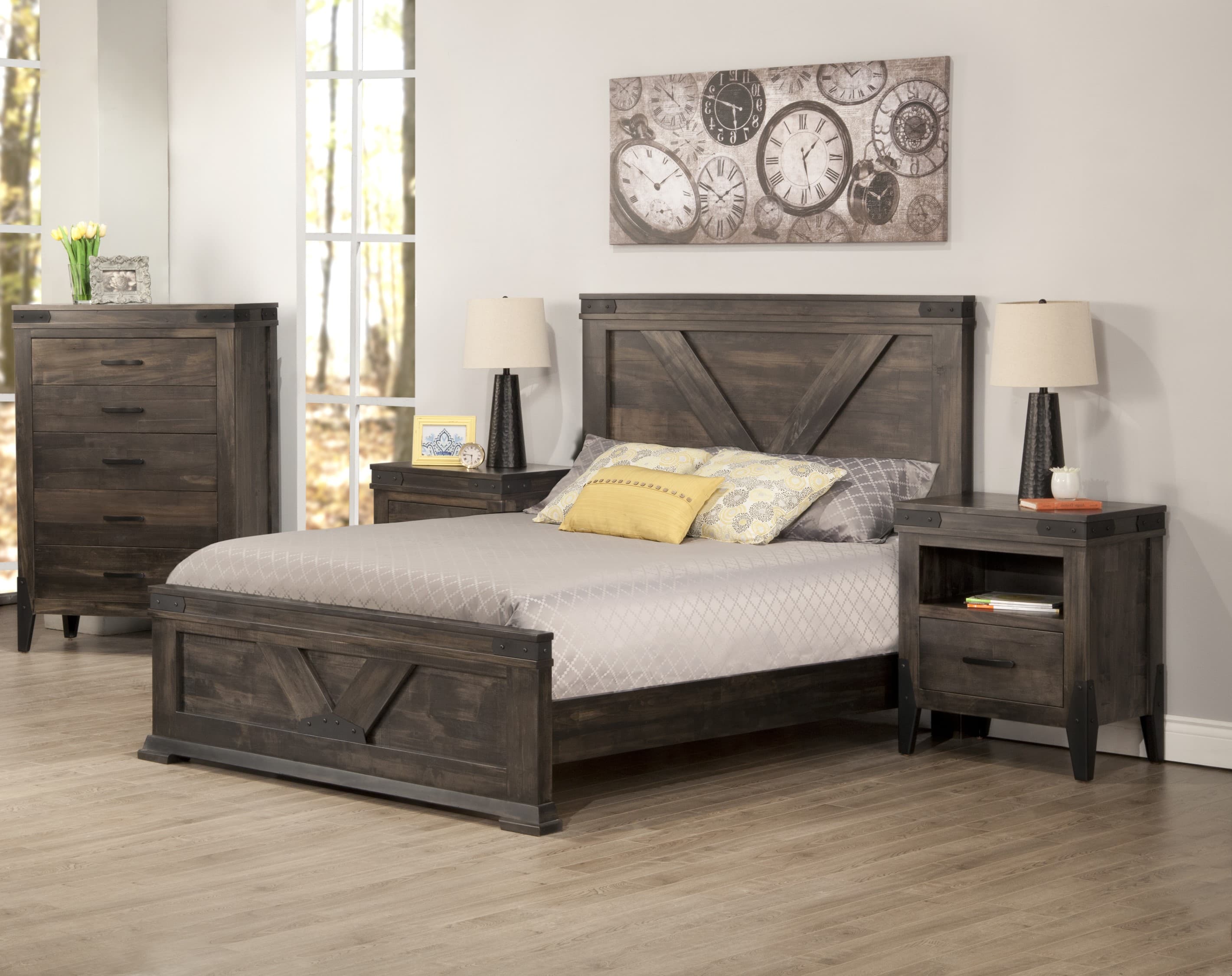 Chattanooga Bed w/Low Footboard by Handstone