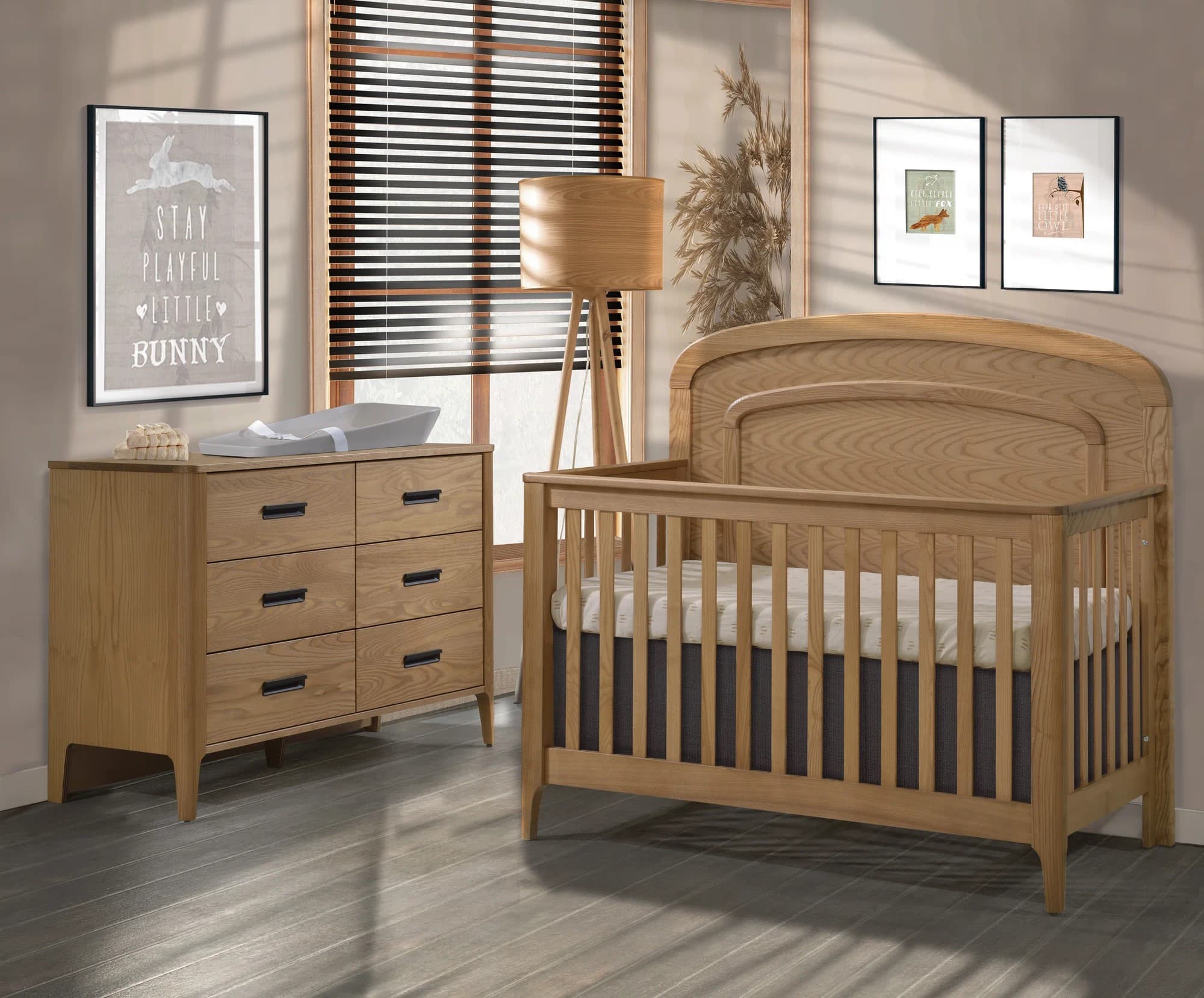 Palo Convertible Crib w/Arched Molding by Natart