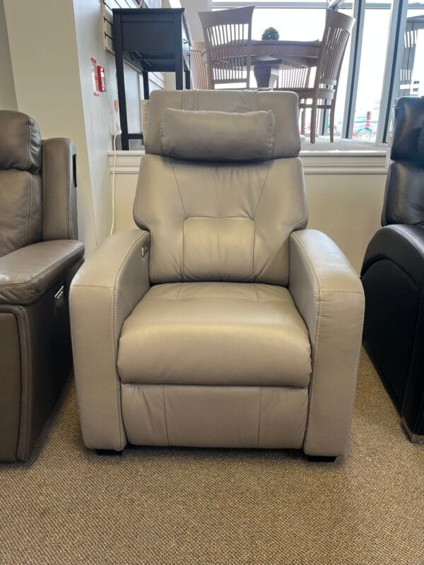 Zero Gravity Chair by Palliser - Image 4
