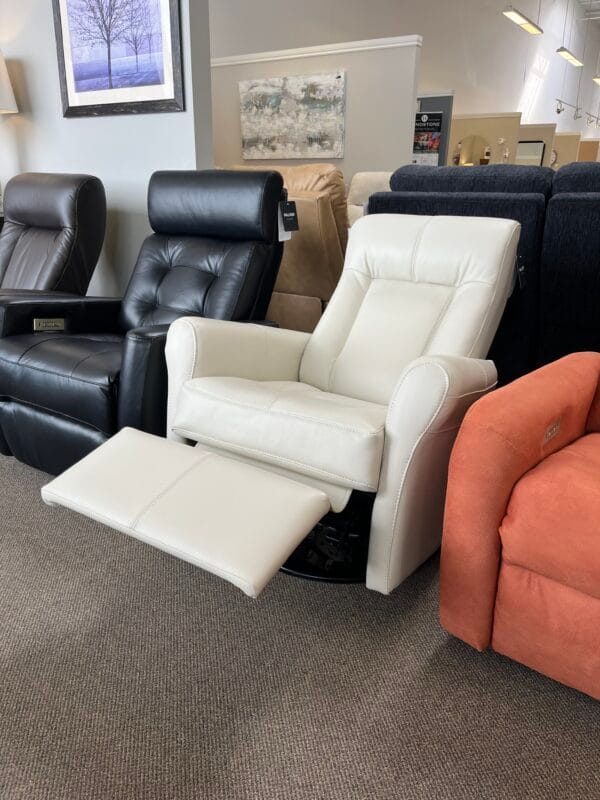 Yellowstone II Swivel, Glider, Pw Recliner Chair by Palliser - Image 3
