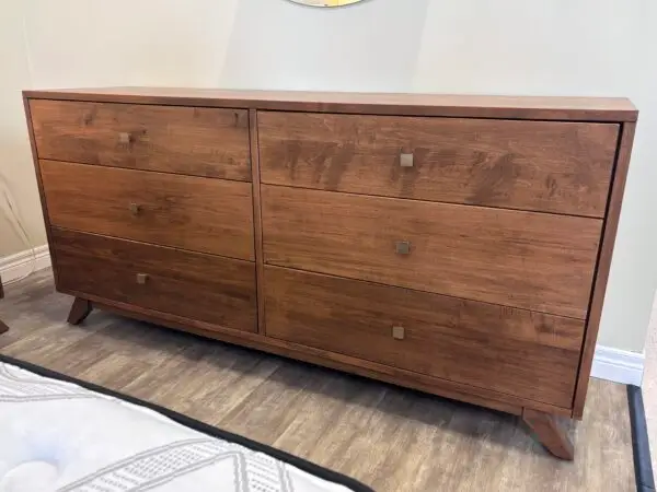 Queen Tribeca Platform Bedroom Set by Handstone - Image 4