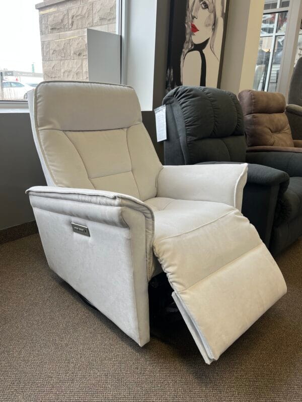 Stonegate II Swivel, Glider, Power Recliner Chair by Palliser - Image 2