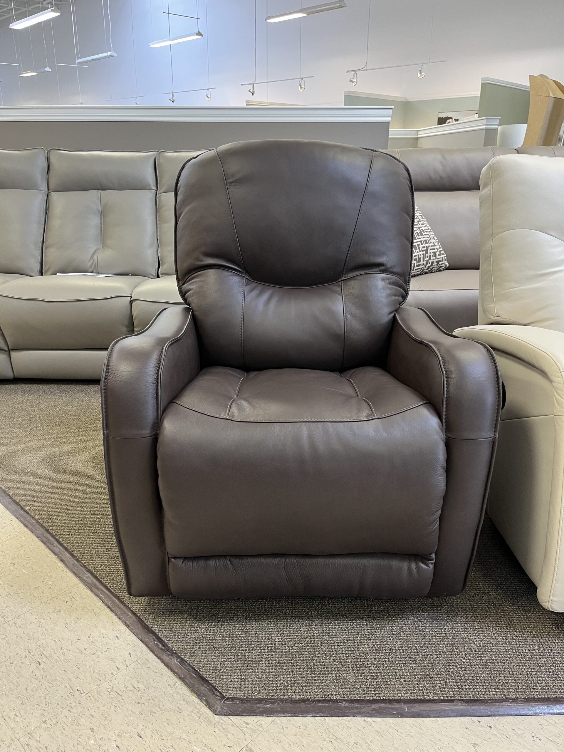 Yates Power Rocker Recliner Chair by Palliser - Image 2