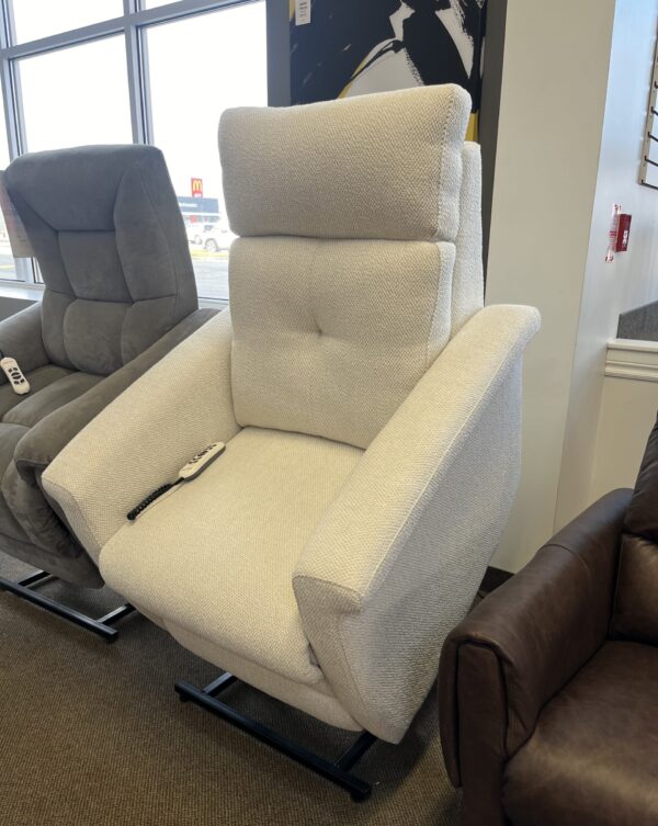Granville Power Lift Chair by Palliser