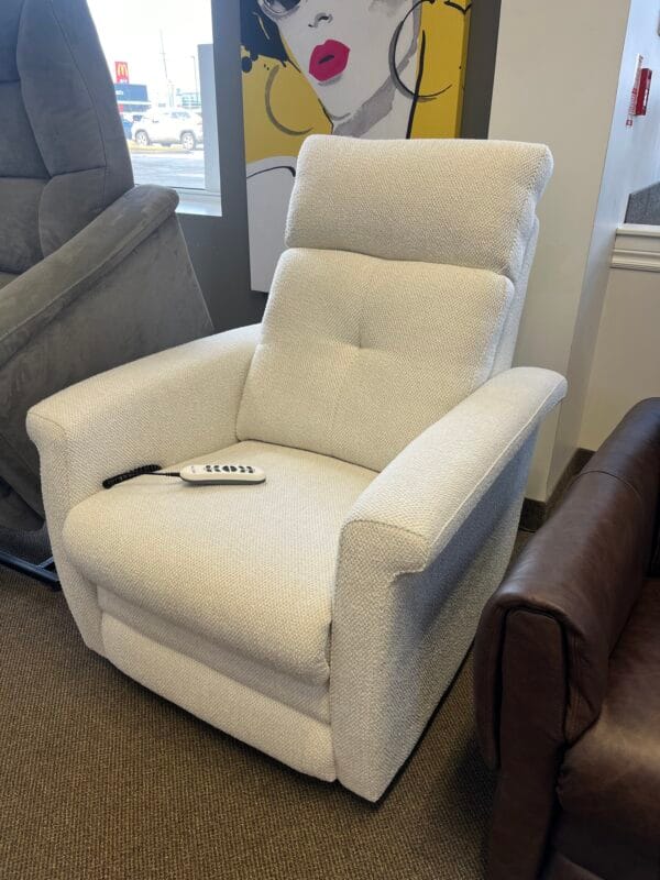 Granville Power Lift Chair by Palliser - Image 2