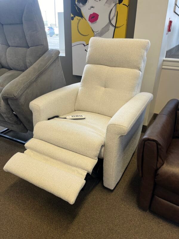 Granville Power Lift Chair by Palliser - Image 4