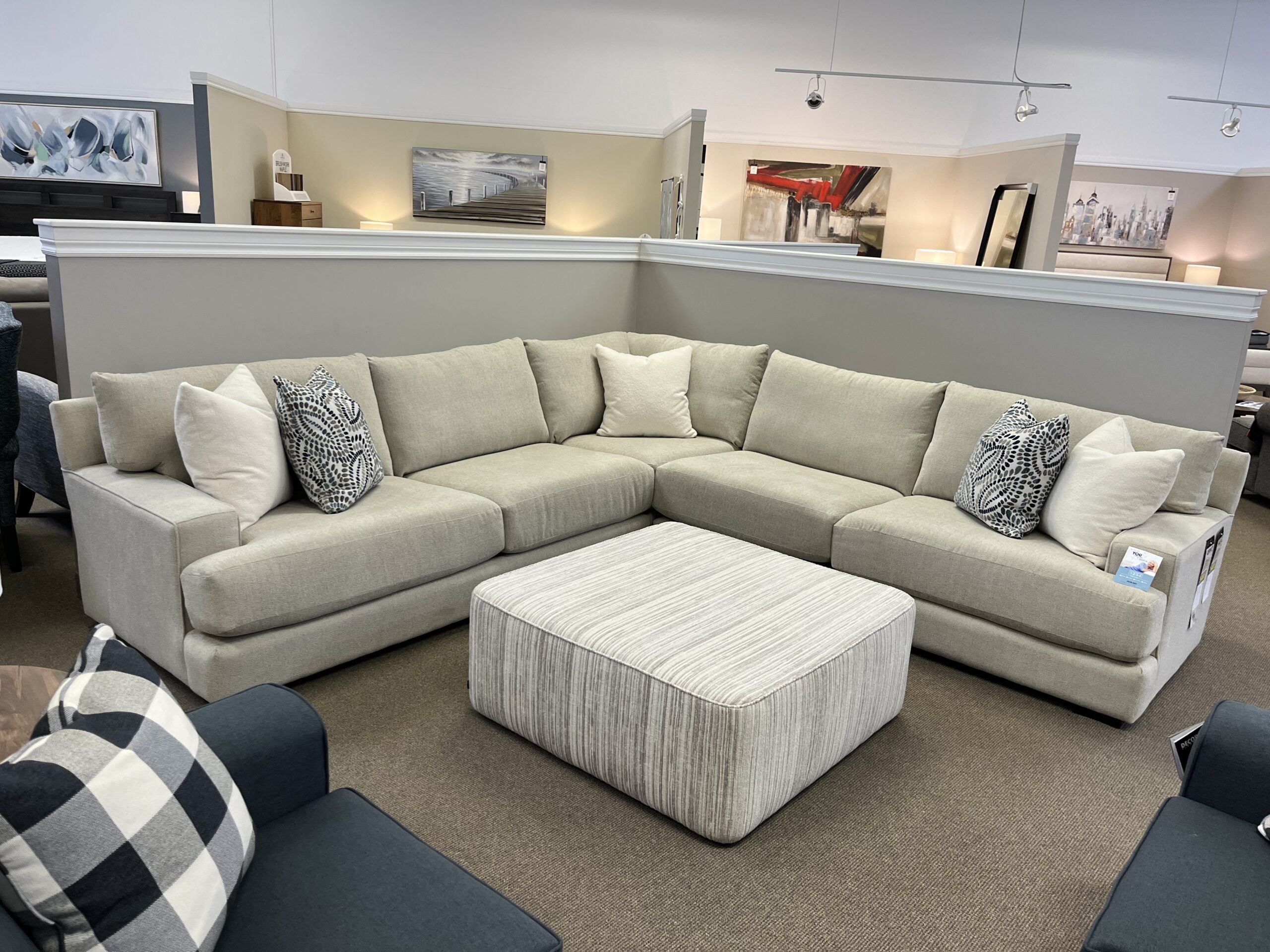2702 Sectional by Decor-Rest