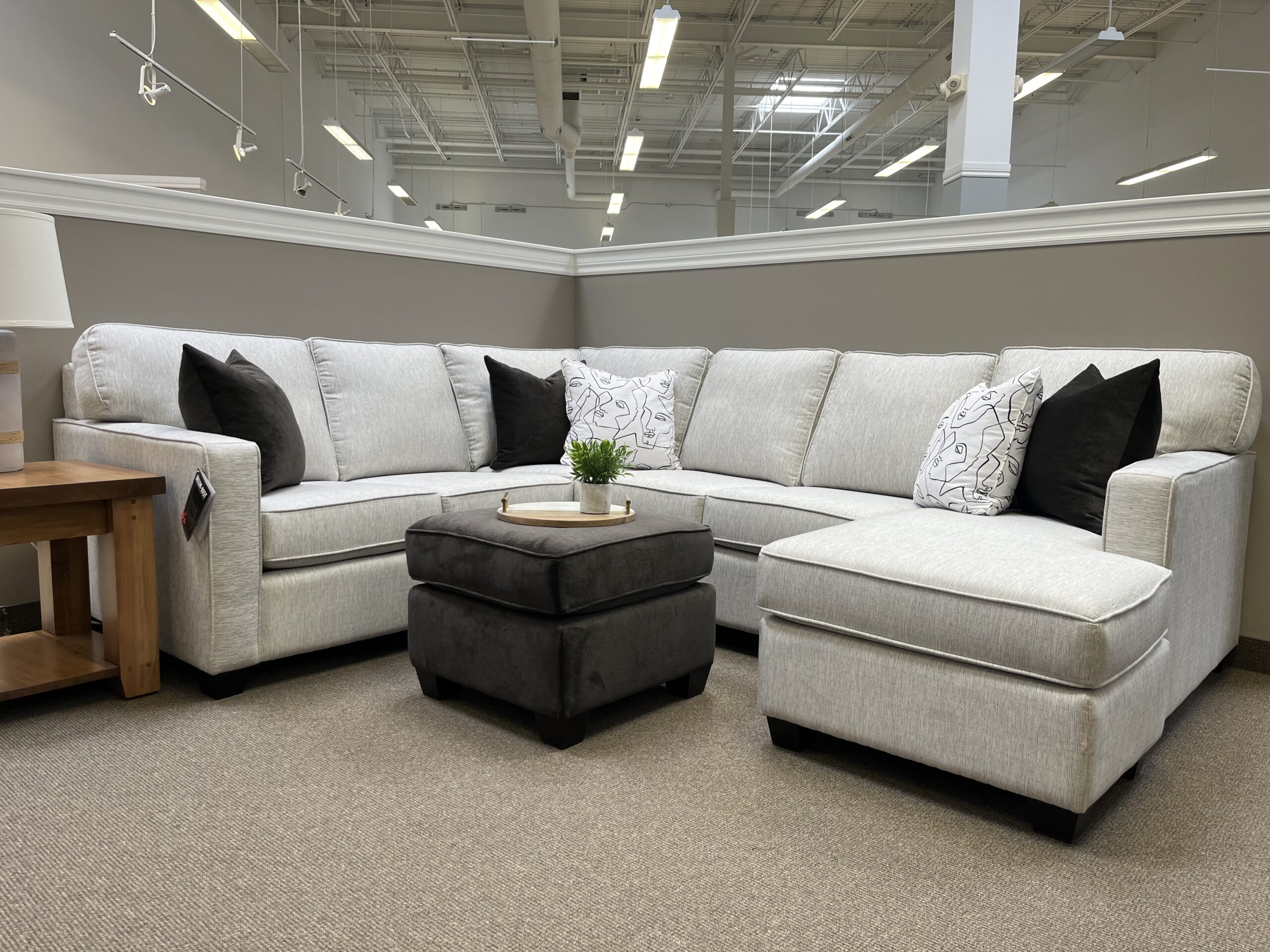 2541 Sectional by Decor-Rest