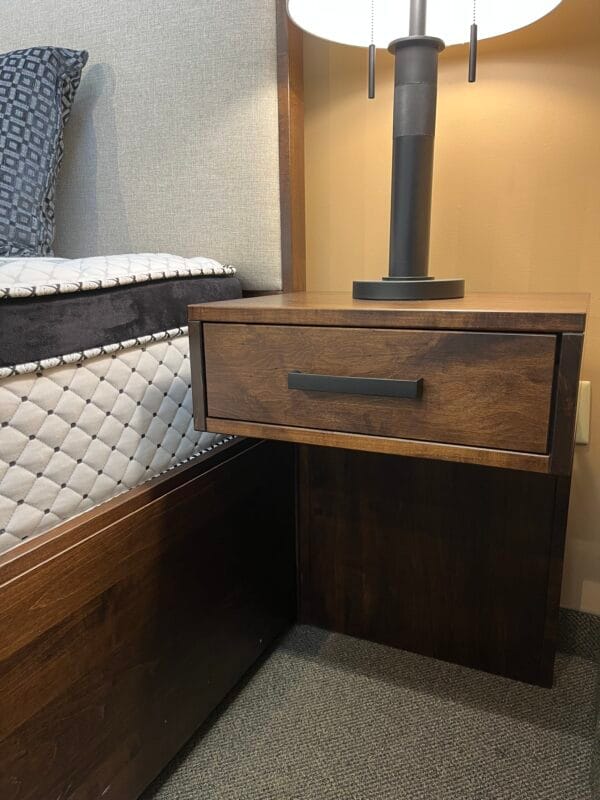 Queen Lisbon & Kenova Bedroom Set by Handstone - Image 5