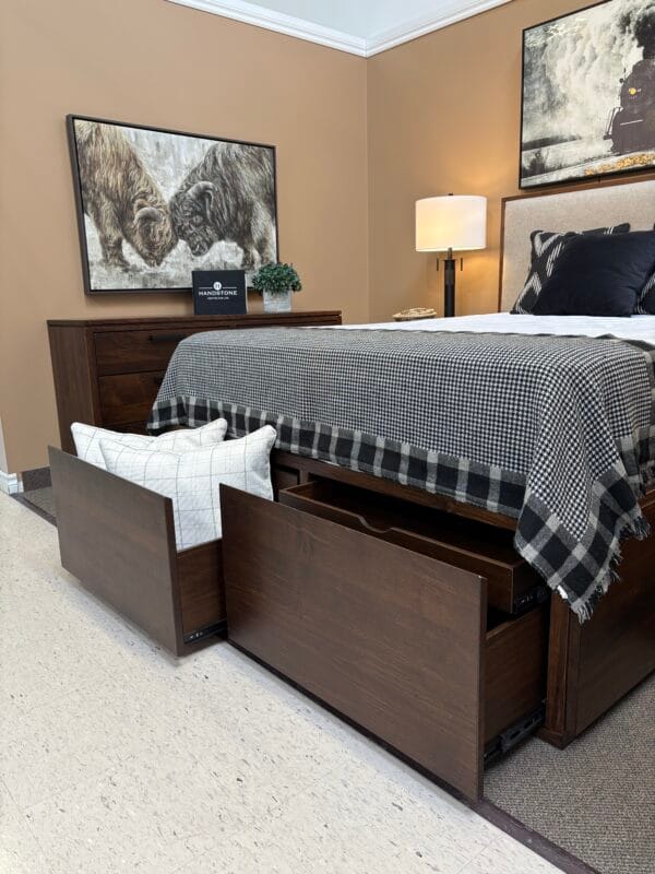 Queen Lisbon & Kenova Bedroom Set by Handstone - Image 4