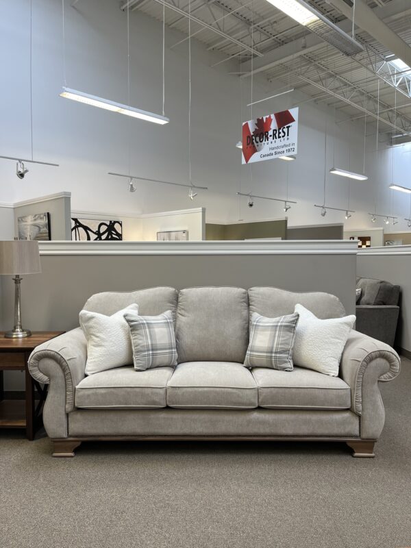 6933 Sofa by Decor-Rest