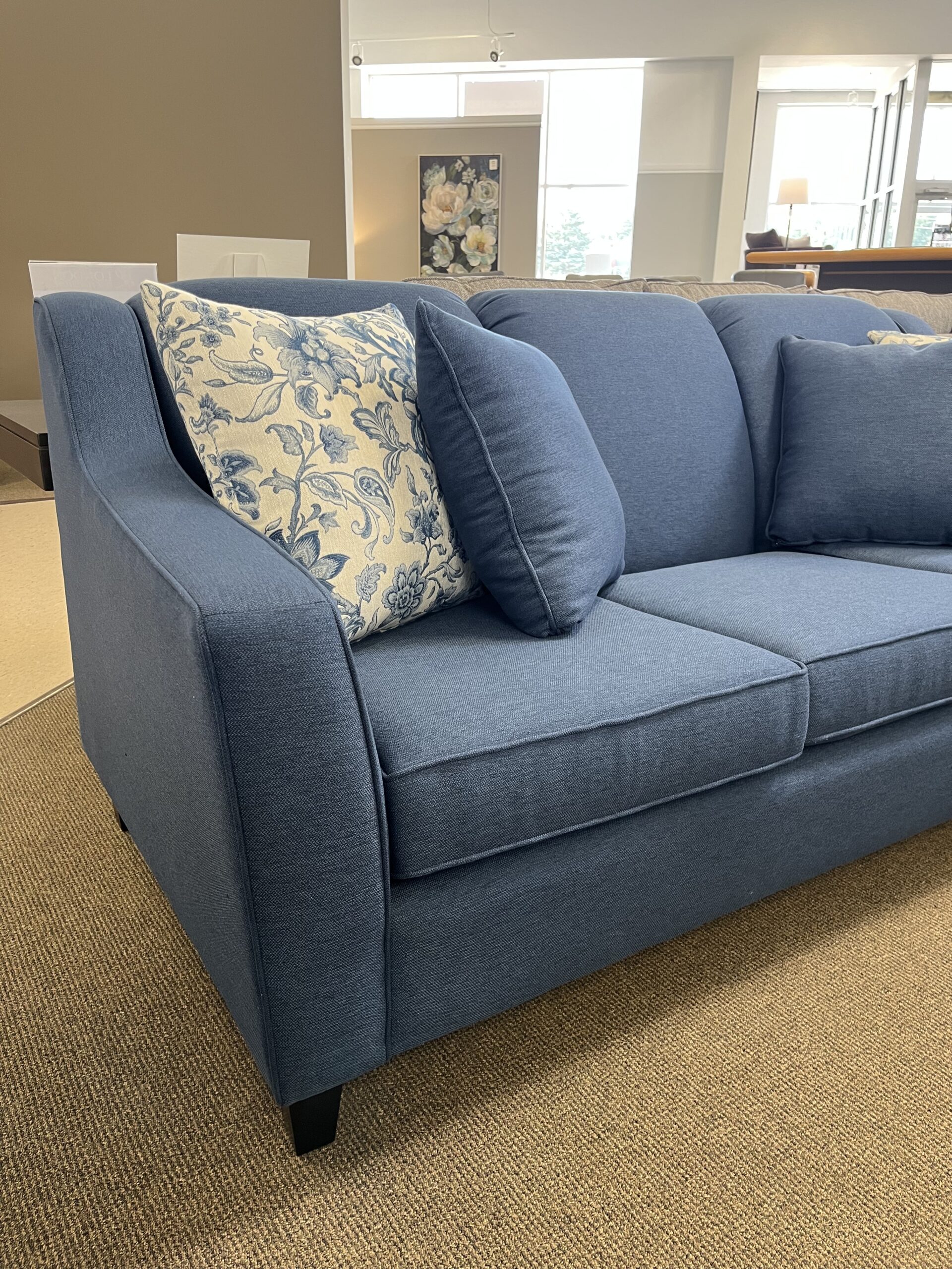 1439 Sofa by Trendline - Image 3