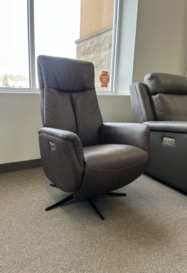 Q30 Swivel Pw Recliner Chair by Palliser