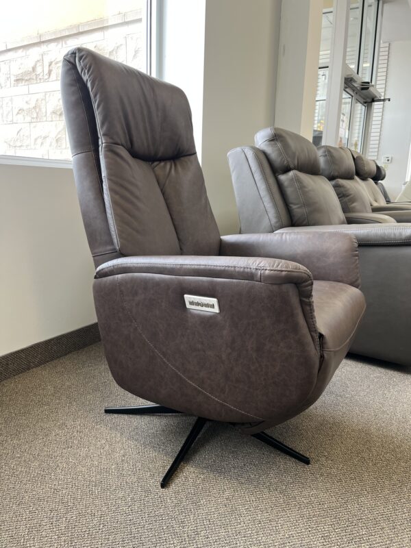 Q30 Swivel Pw Recliner Chair by Palliser - Image 2