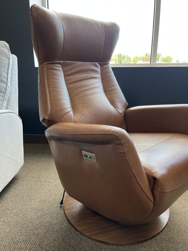 Q31 Swivel Pw Recliner Chair by Palliser - Image 3