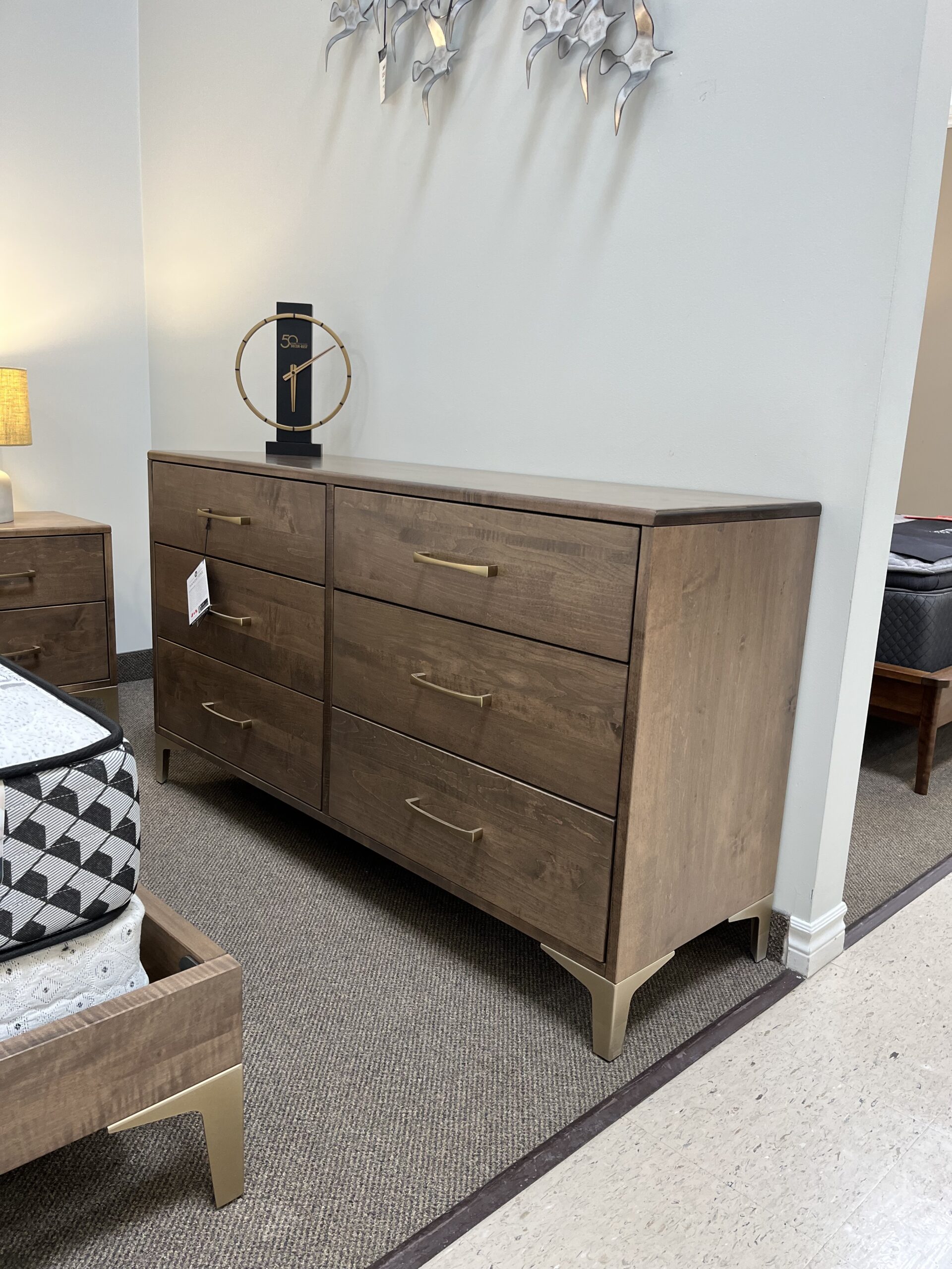 Queen Laguna Platform Bedroom Set by Handstone - Image 2